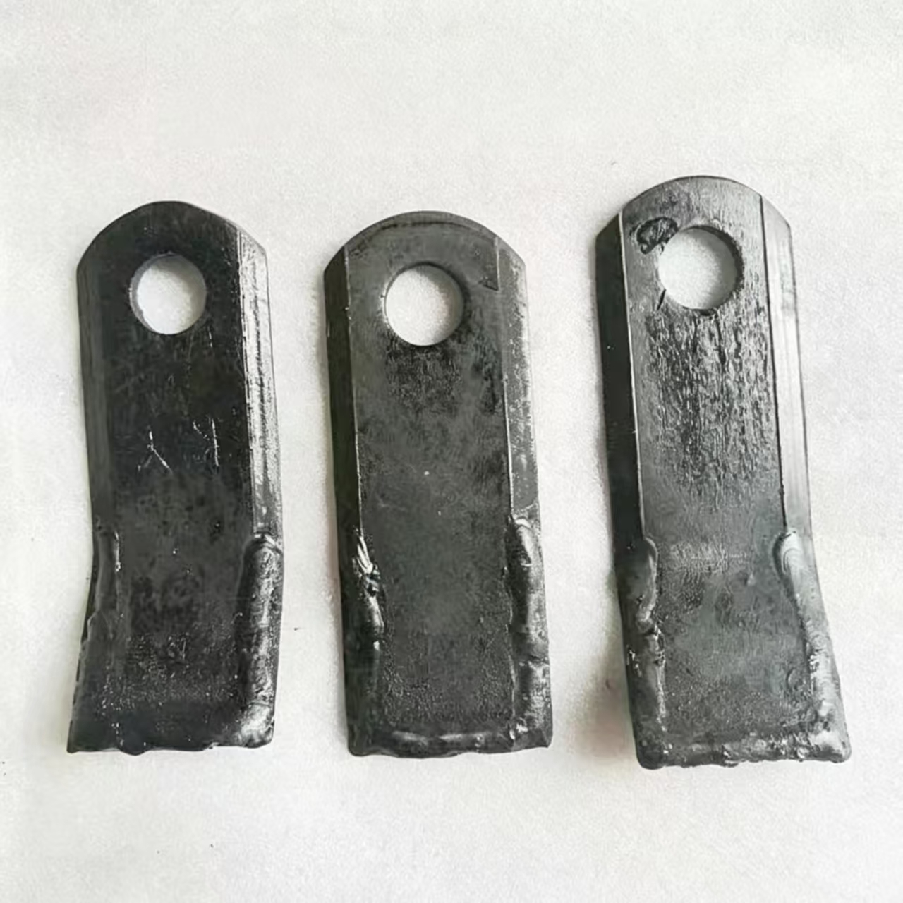 耐磨堆焊刀片 长 135mm 孔径 20mm 适配甩刀割草机 & 秸秆还田机